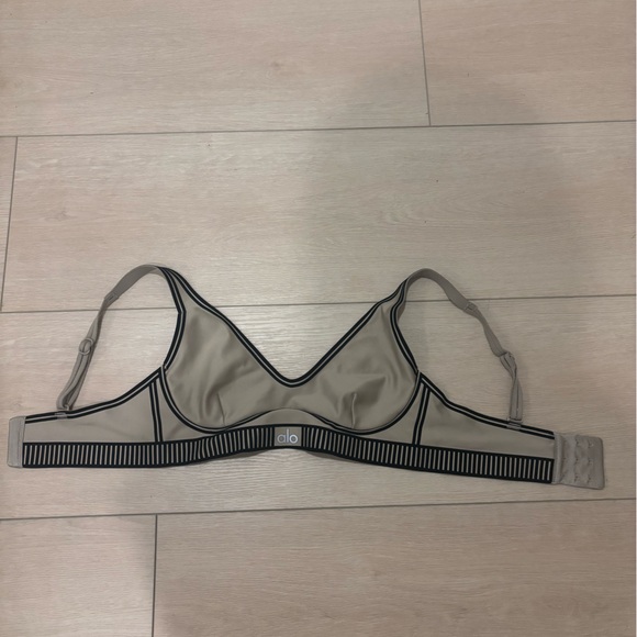 ALO Yoga Beige and Black Sports Bra - Picture 1 of 2